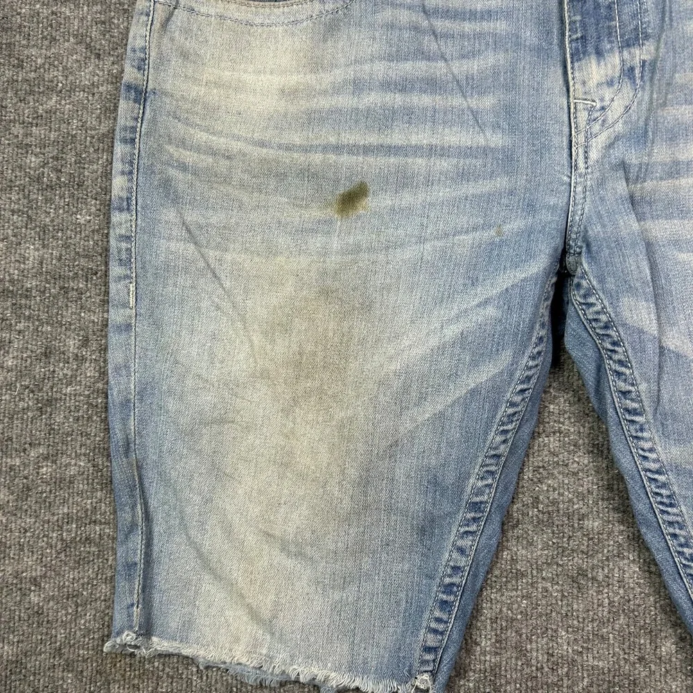 True Religion Ricky Relaxed Straight Denim Shorts‎ Men's Blue Frayed Hem - W45